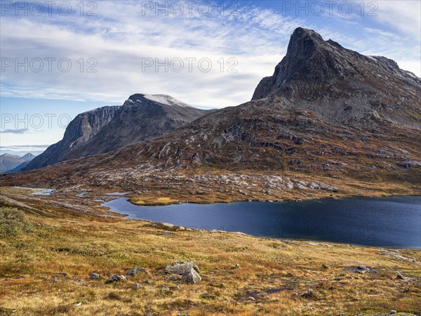 Stigbotthornet and Alnesvatnet in autumn, Anlesdalen, Reinheimen National Park, More og Romsdal,