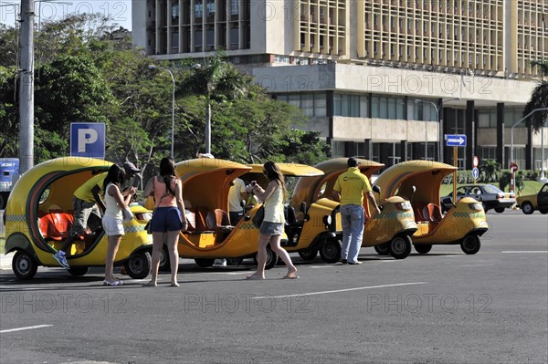Cubataxi in the centre of Havana, Centro Habana, Cuba, Greater Antilles, Caribbean, Central