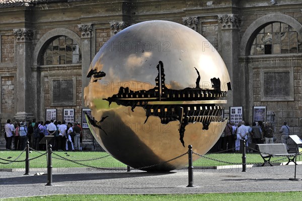 Mappa Monda, Sfera con Sfera, Globe, Palazzetto del Belvedere, Cortile della Pigna, Vatican