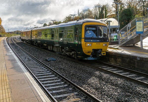 Great Western Railway GWR Class 165 Turbo train 165122, Hungerford railway station, Berkshire,