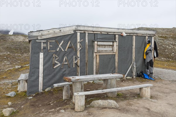 Texas Bar, old fur trapper cabin at Worsleyhamna, Liefdefjorden, Liefdefjord, Svalbard,
