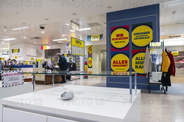 Galeria Kaufhof, Stuttgart city centre Eberhardstrasse. Clearance sale before closing, Stuttgart,