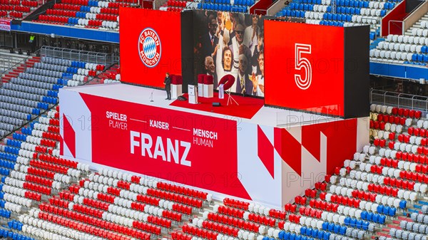 Tenor Jonas Kaufmann sings at the memorial service, FC Bayern Munich funeral service for Franz