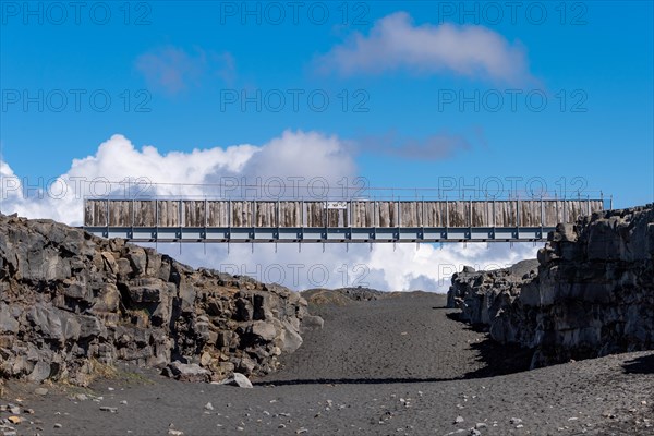 Bridge between the continents crosses the rift valley between the American and European continental