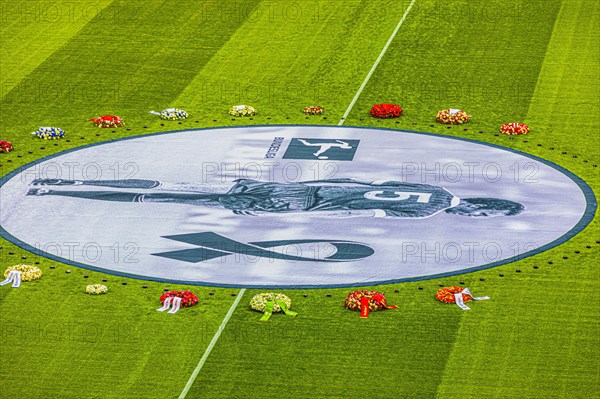 Banner with Franz Beckenbauer and wreaths of flowers, funeral service of FC Bayern Munich for Franz