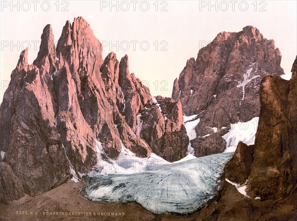 The mountains Fuenffingerspitze, Punta delle Cinque Dita, and Grohmann, South Tyrolean Dolomites,