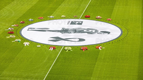 Banner with Franz Beckenbauer and wreaths of flowers, funeral service of FC Bayern Munich for Franz