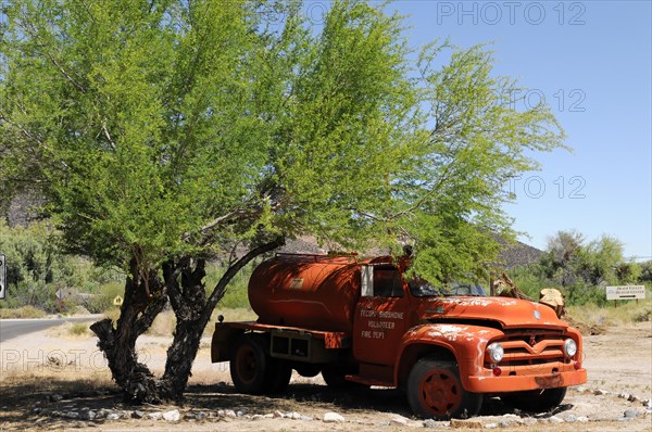 Car park, state road 178 in Death Valley, Death Valley National Park, California, USA, North