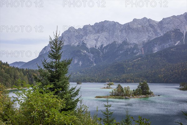Zugspitze massif with Eibsee lake, Wetterstein mountains, Grainau, Werdenfelser Land, Upper