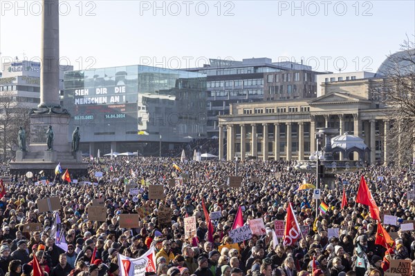 Against right-wing extremism, fascism and the AfD, large demonstration on Schlossplatz with 20, 000
