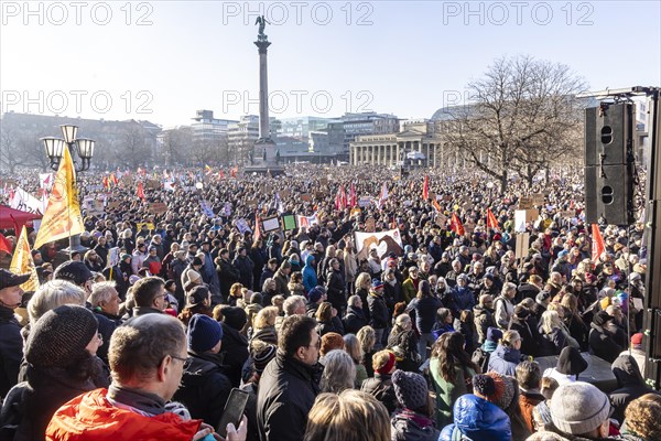 Against right-wing extremism, fascism and the AfD, large demonstration on Schlossplatz with 20, 000
