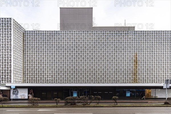 Galeria Kaufhof, closed department stores' after the Benko insolvency, exterior view with logo and