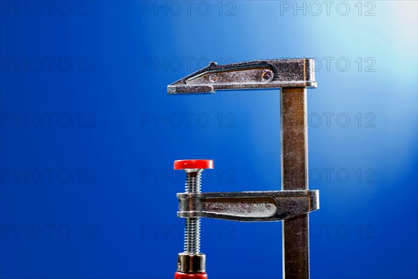 Screw clamp closeup