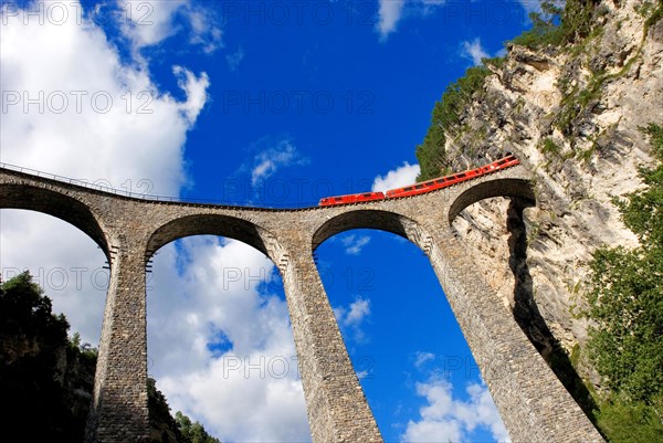 Red Glacier Express on Landwasserviaduct, bei Filisur, Grisons, Switzerland, Europe