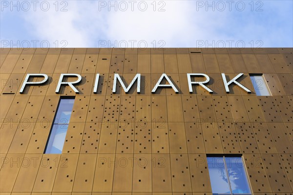 Primark, clothing shop, discounter, facade with sign and logo, Wuppertal, North Rhine-Westphalia,
