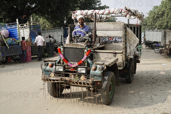 Lorry on the road, Bharatpur, Rajasthan, India, Asia
