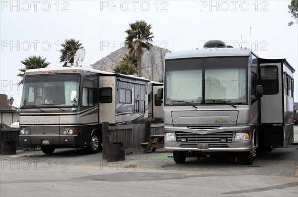 Motorhomes on the beach near Morro Bay, Pacific Ocean, California, USA, North America
