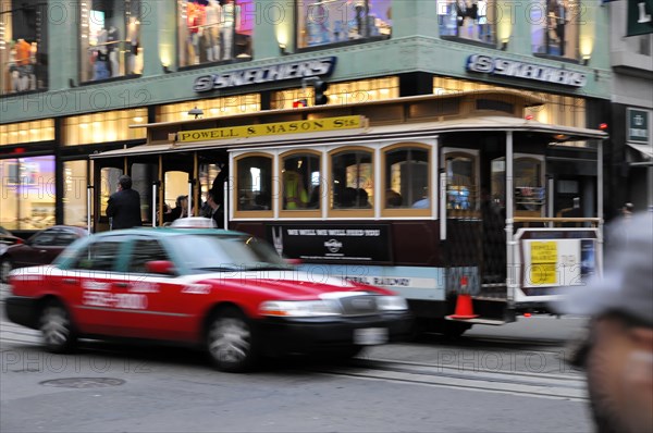 Historic streetcar, Cable Car on Hyde Street, San Francisco, California, USA, North America