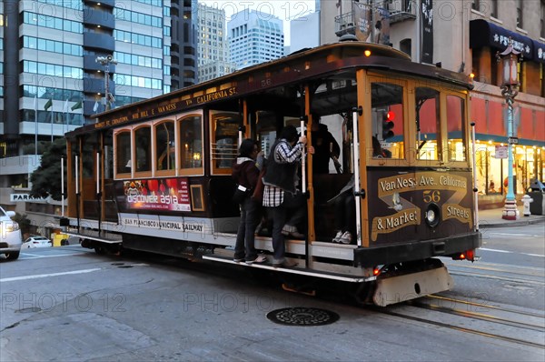 Historic streetcar, Cable Car on Hyde Street, San Francisco, California, USA, North America