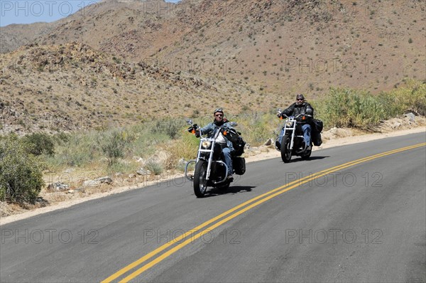 Tourists, Joshua Tree National Park, Palm Desert, Southern California, USA, North America