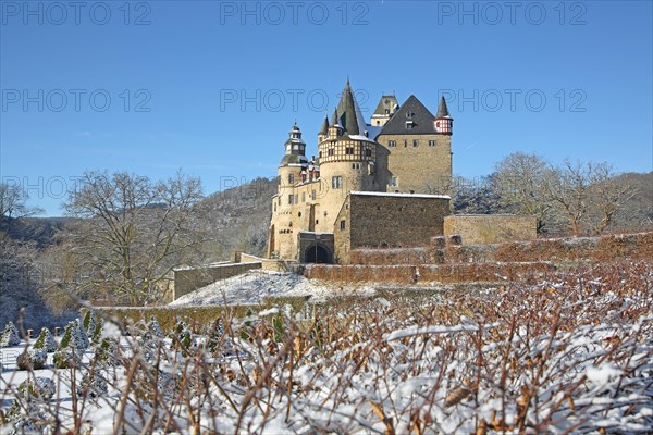 Bürresheim Castle with winter landscape, Mayen, Vulkaneifel, Eifel, Rhineland-Palatinate, Germany,