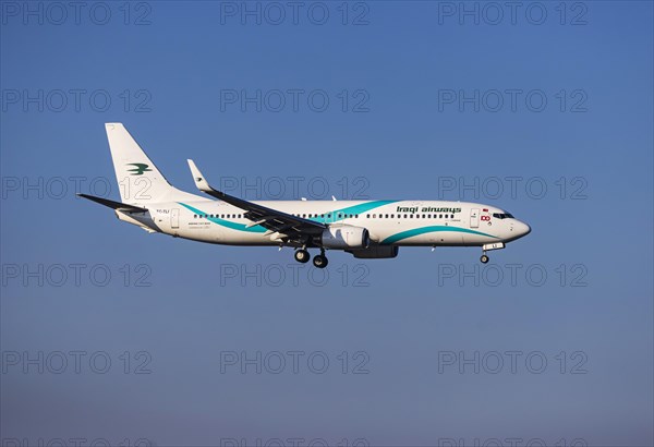 Aircraft approaching Frankfurt Airport, Fraport Airport. TC-TLI, IRAQI AIRWAYS, BOEING 737-8FZ