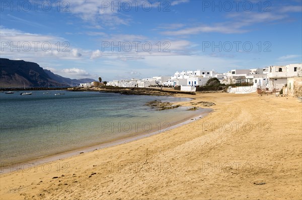 Playa La Laja sandy beach, Caleta de Sebo village, La Isla Graciosa, Lanzarote, Canary Islands,