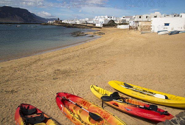 Playa La Laja sandy beach, Caleta de Sebo village, La Isla Graciosa, Lanzarote, Canary Islands,
