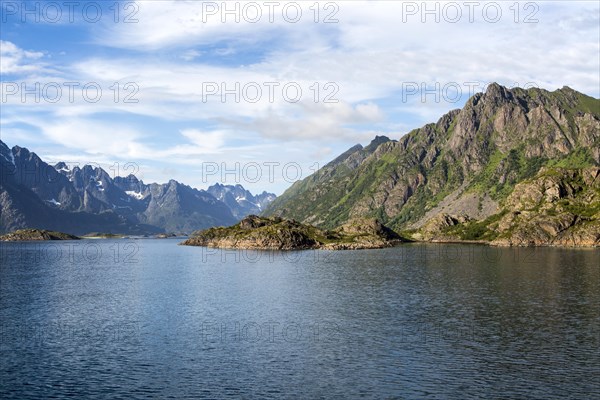 Jagged mountain peaks Raftsundet strait, Lofted Islands, Nordland, northern Norway