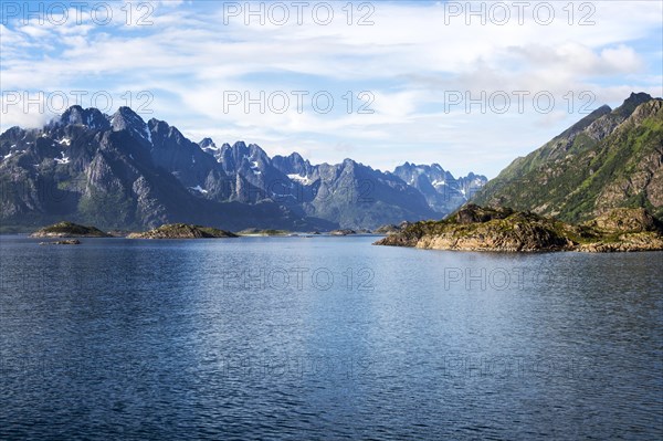 Jagged mountain peaks Raftsundet strait, Lofted Islands, Nordland, northern Norway