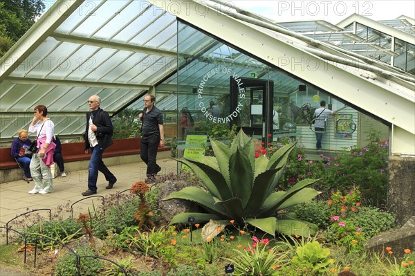 Princess of Wales conservatory entrance, Royal Botanic Gardens, Kew, London, England, UK