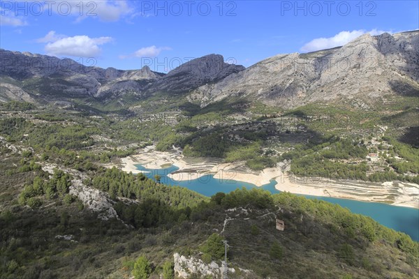 Reservoir lake, Embassament de Guadalest, Valley of Gaudalest, Alicante province, Spain, Europe