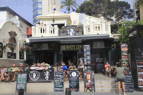 The White Lion British pub, Levante beach, Benidorm, Alicante province, Spainn