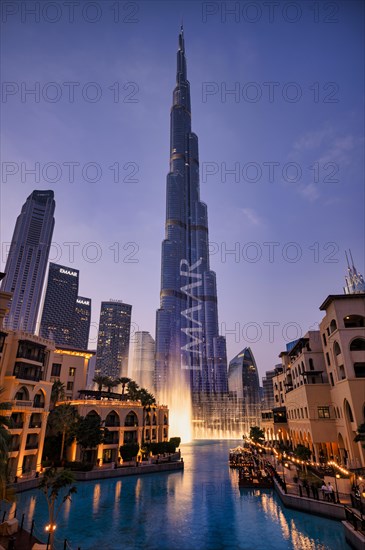 Burj Khalifa, Lake Burj Khalifa, fountain, water features, Souk Al Bahar, shopping centre,