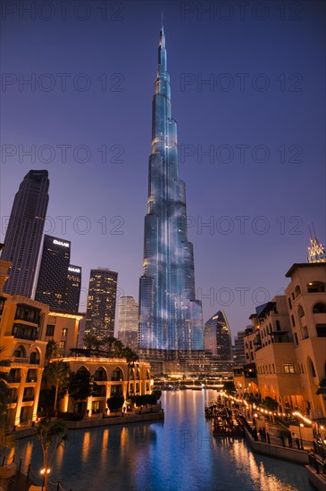Burj Khalifa, Lake Burj Khalifa, Souk Al Bahar, shopping centre, illumination, Logo EMAAR,