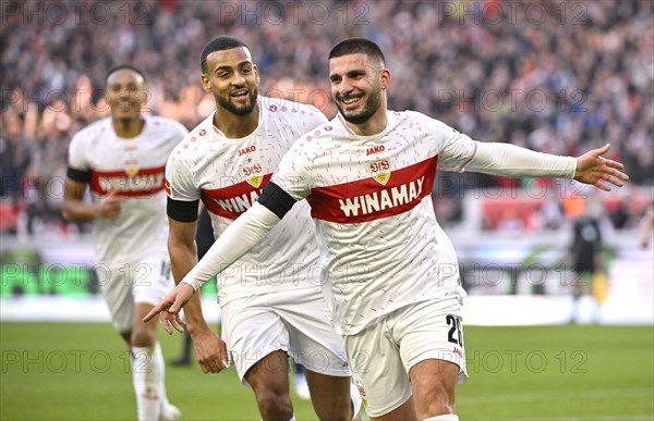 Deniz Undav VfB Stuttgart (26) (right) Josha Vagnoman VfB Stuttgart (04) (centre) Jamie Leweling