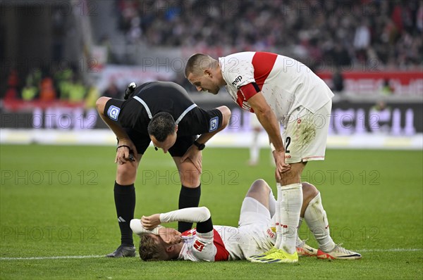 Injury Maximilian Mittelstaedt VfB Stuttgart (07) on the ground, Waldemar Anton VfB Stuttgart (02)