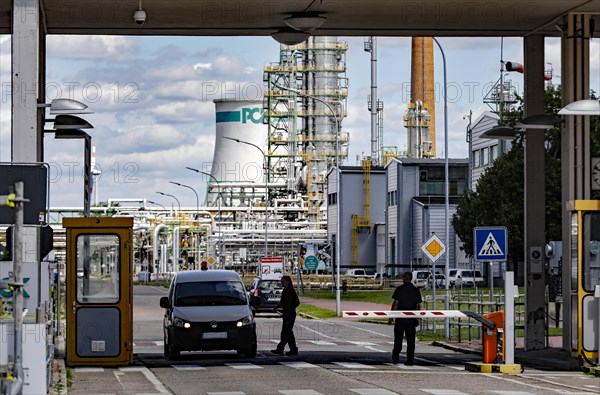 PCK Raffinerie GmbH Schwedt.the refinery could be converted to produce climate-neutral paraffin in
