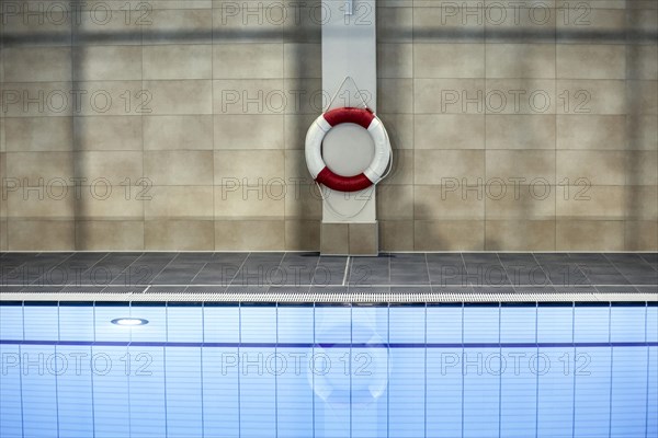 Lifebuoy swimming pool of the reopened Tiergarten municipal swimming pool, Berlin, 22/01/2024
