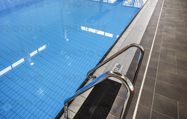 Swimming pool of the reopened Tiergarten municipal swimming pool, Berlin, 22/01/2024