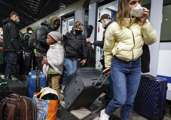 Refugees from Ukraine arrive at Berlin Central Station, 01/03/2022