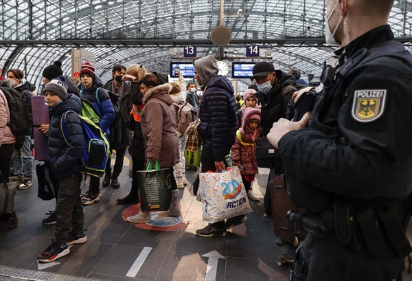 Refugees from Ukraine arrive at Berlin Central Station, 01/03/2022