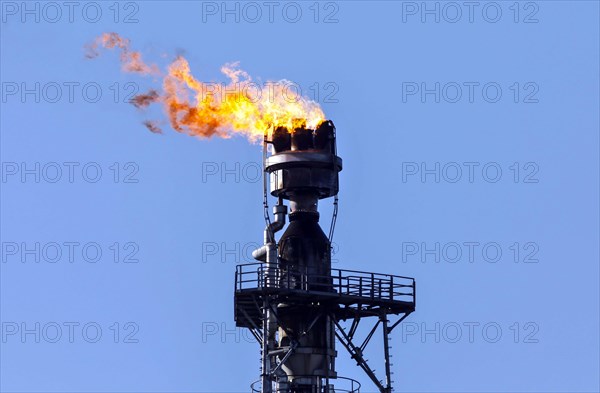 Excess gas from crude oil processing at PCK-Raffinerie GmbH in Schwedt is incinerated, 07/03/2022