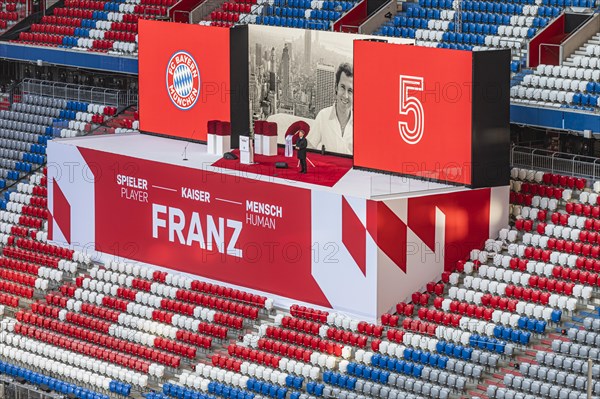 Tenor Jonas Kaufmann sings at the memorial service, FC Bayern Munich funeral service for Franz