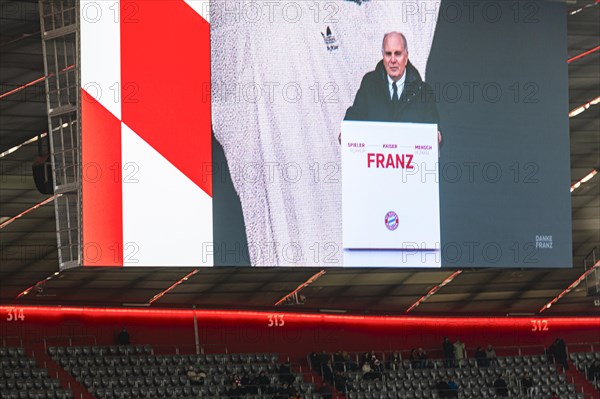 The honorary president of FC Bayern Munich, Uli Höness, speaks to the mourners, Funeral service of