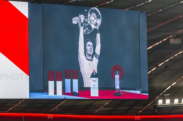 The honorary president of FC Bayern Munich Uli Höness speaks to the mourners, FC Bayern Munich