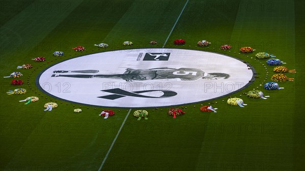 Banner with Franz Beckenbauer and wreaths of flowers, funeral service of FC Bayern Munich for Franz