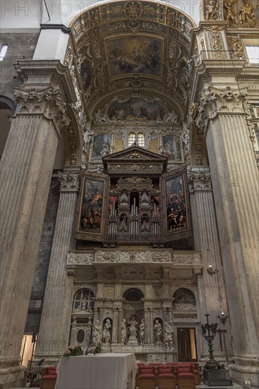 Organ loft in the Cathedral of San Lorenzo, foundation stone laid in 1098, Piazza San Lorenzo,