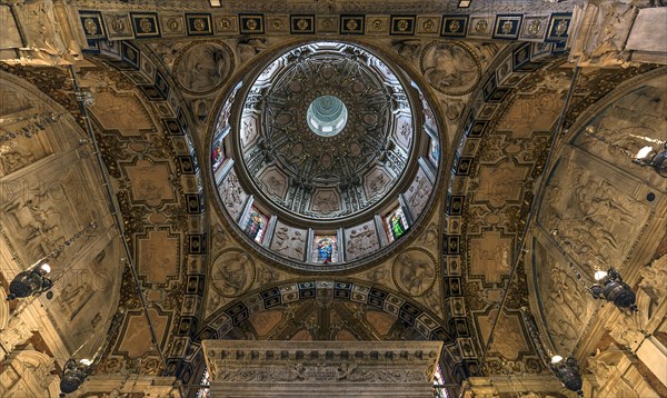 Dome of the Cathedral of San Lorenzo, foundation stone laid in 1098, Piazza San Lorenzo, Genoa,