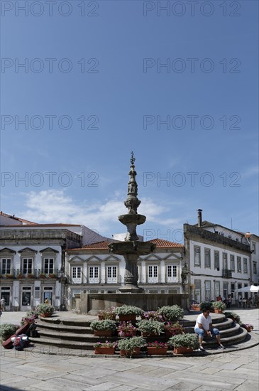 Fountain, pedestrian zone, main square, Praca da Republica, Ursulinas, Viana do Castelo, Portugal,